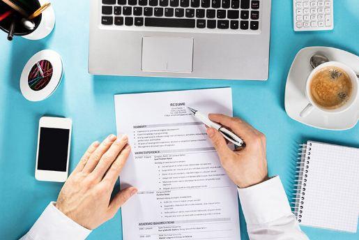 https://www.careerzooom.ae/